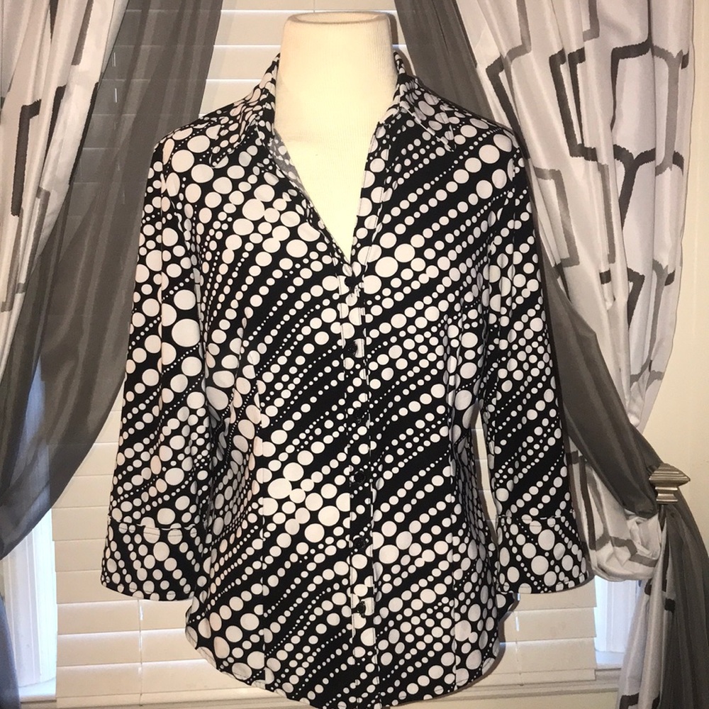 🌸4x20🌸ESSENTIALS BY MILANO POLKA DOT BLOUSE SZ M